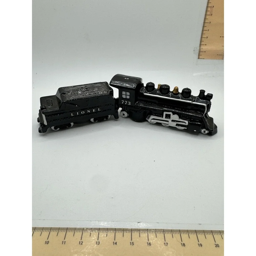 Vintage Enesco Lionel Ceramic Train Salt and Pepper Shakers 773 Hudson